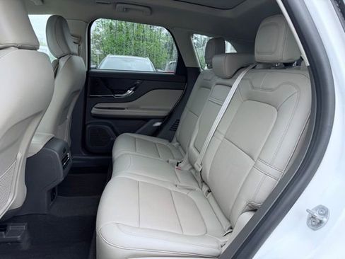 Used 2022 Lincoln Corsair AWD w/ Premium Package image 23