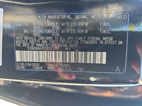 Used 2023 Toyota Highlander XLE FWD image 36