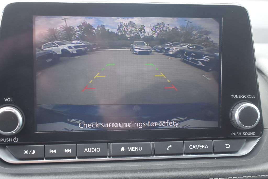 Used 2025 Nissan Rogue SV FWD image 35