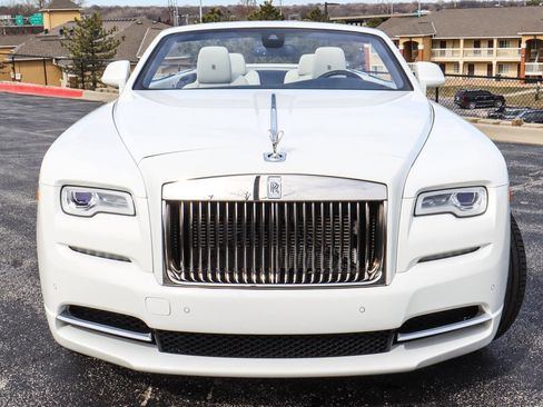 Used 2019 Rolls-Royce Dawn image 20