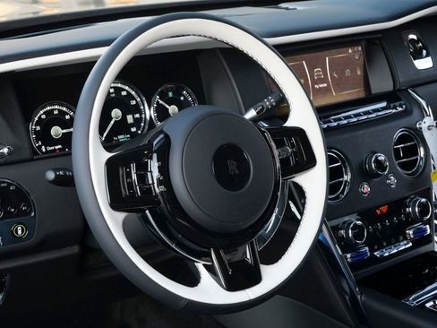 Certified 2023 Rolls-Royce Cullinan AWD/4WD image 25