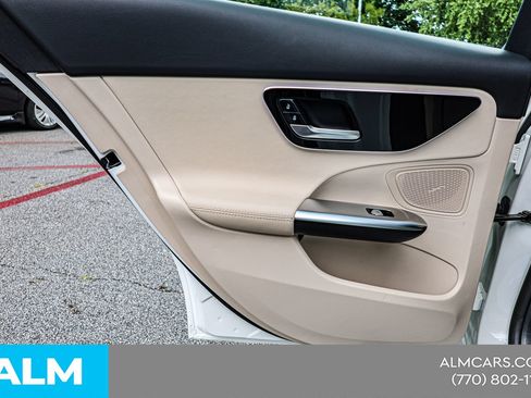 Used 2025 Mercedes-Benz C 300 Sedan image 40