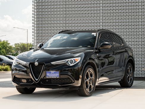 Used 2022 Alfa Romeo Stelvio Ti AWD/4WD image 7