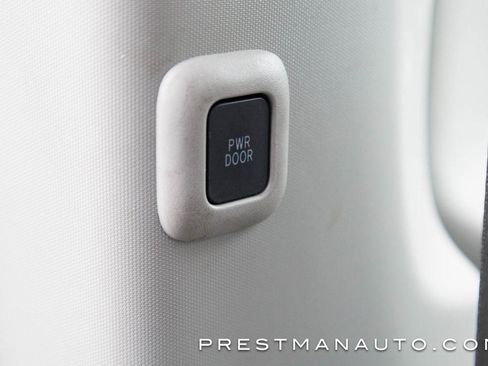 Used 2019 Toyota Sienna XLE w/ XLE Navigation Package image 39