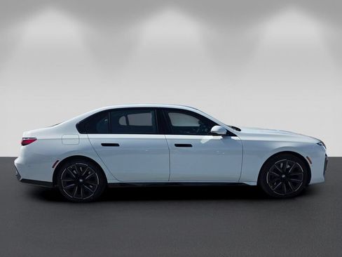 Certified 2023 BMW 760i xDrive AWD/4WD image 3