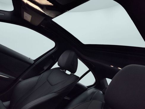 Used 2025 BMW 330i xDrive Sedan w/ Convenience Package image 14