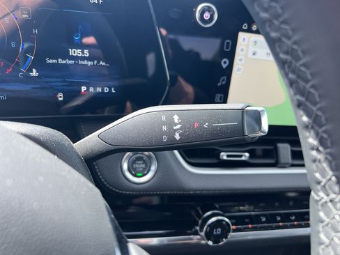 Used 2025 Chevrolet Equinox LT w/ Convenience Package II AWD/4WD image 16