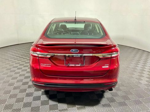Used 2018 Ford Fusion SE w/ Equipment Group 201A FWD image 14