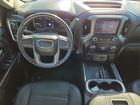 Used 2022 GMC Sierra 2500 Denali w/ Denali Black Diamond Edition image 17