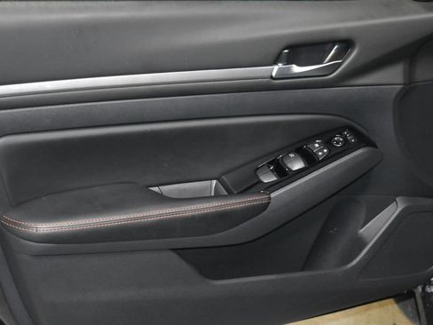 Certified 2025 Nissan Altima 2.5 SR image 4