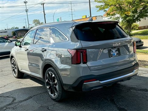 Certified 2024 Kia Sorento SX image 7