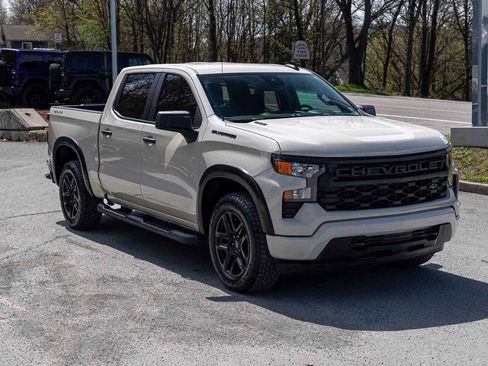 Used 2026 Chevrolet Silverado 1500 Custom w/ Turbomax Blackout Package image 3
