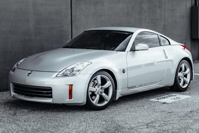 Used 2008 Nissan 350Z Touring w/ Cargo Convenience Pkg RWD image 33