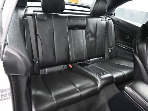 Used 2017 BMW M4 Convertible image 39