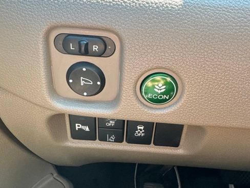 Used 2022 Honda Pilot Touring image 7