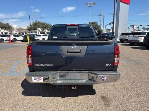 Used 2019 Nissan Frontier SV image 4