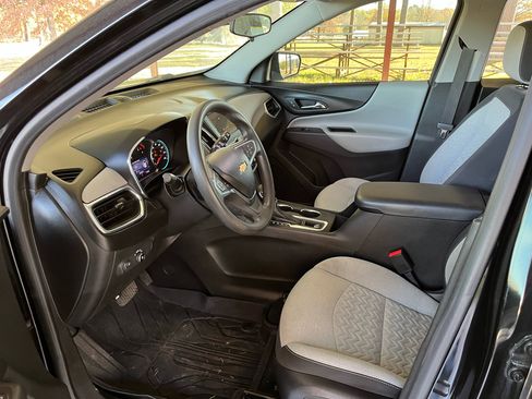 Used 2022 Chevrolet Equinox LS w/ LS Convenience Package image 19