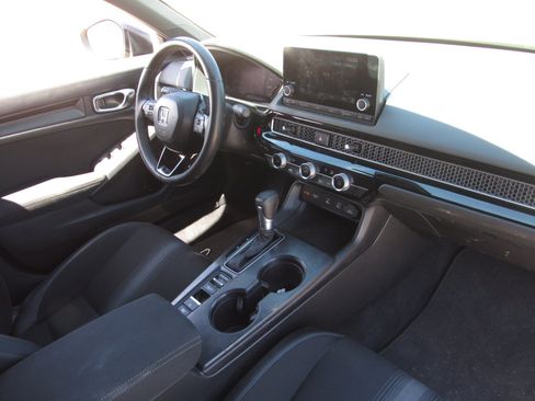 Used 2025 Honda Civic Sport image 9