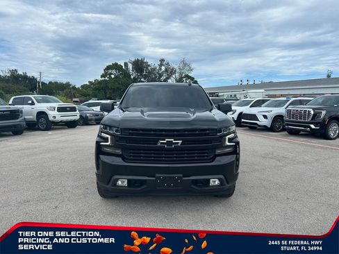 Used 2022 Chevrolet Silverado 1500 RST w/ LPO, Blackout Package AWD/4WD image 3