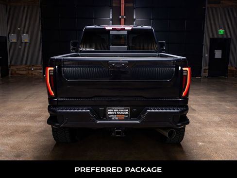 Used 2025 GMC Sierra 2500 AT4 w/ AT4 Premium Plus Package AWD/4WD image 7