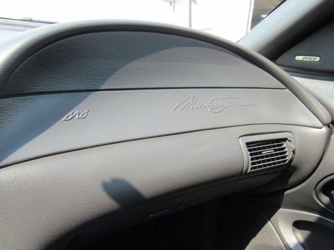 Used 2001 Ford Mustang GT RWD image 28