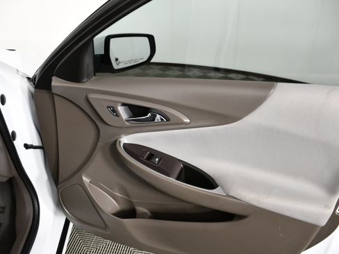 Used 2022 Chevrolet Malibu LT FWD image 39