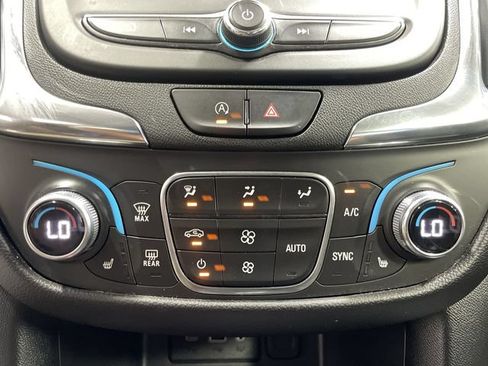 Used 2022 Chevrolet Equinox LT AWD/4WD image 19