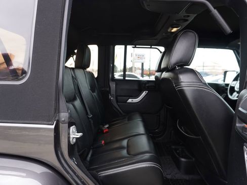 Used 2018 Jeep Wrangler Unlimited Sahara w/ Max Tow Package image 28