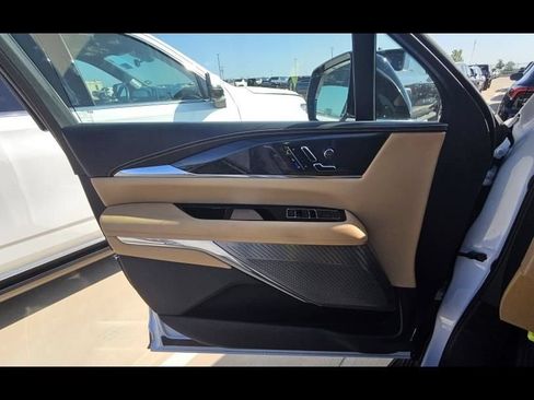 Used 2026 Cadillac Escalade IQ Luxury 2 AWD/4WD image 11