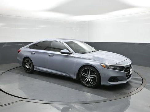 Used 2021 Honda Accord Touring image 17