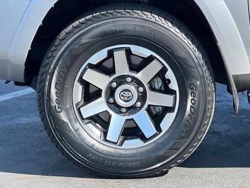 Certified 2024 Toyota 4Runner TRD Off-Road image 28