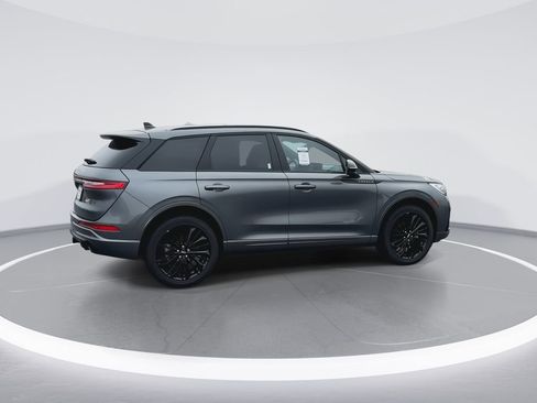 Used 2024 Lincoln Corsair Reserve w/ Equipment Group 201A image 8