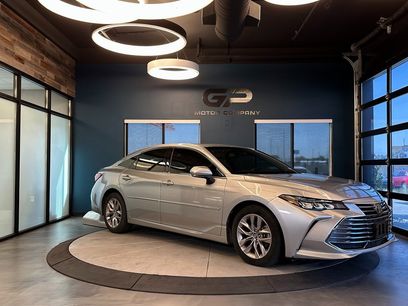 Used 2019 Toyota Avalon XLE w/ Moonroof Package