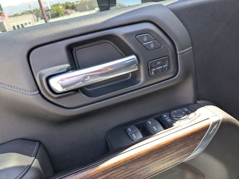 Used 2022 Chevrolet Silverado 2500 High Country AWD/4WD image 15