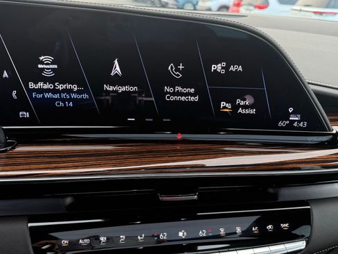 Used 2024 Cadillac Escalade ESV Premium Luxury image 47