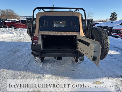 Used 2018 Jeep Wrangler Unlimited Sport image 27