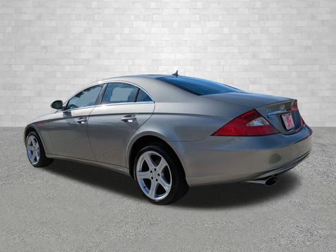 Used 2007 Mercedes-Benz CLS 550 image 4