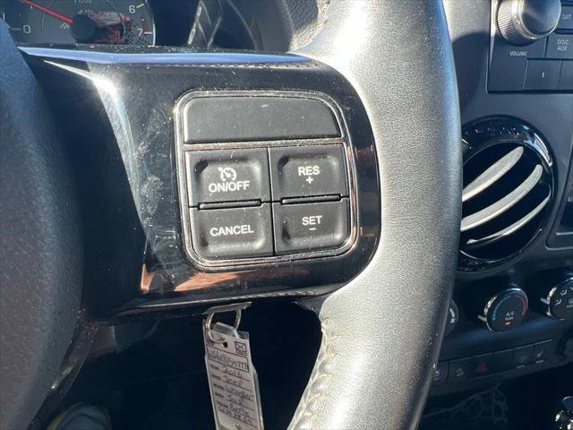 Certified 2016 Jeep Wrangler Unlimited Sahara AWD/4WD image 33
