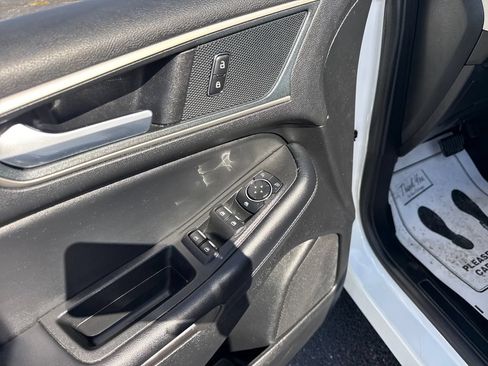 Used 2024 Ford Edge SEL AWD/4WD image 25