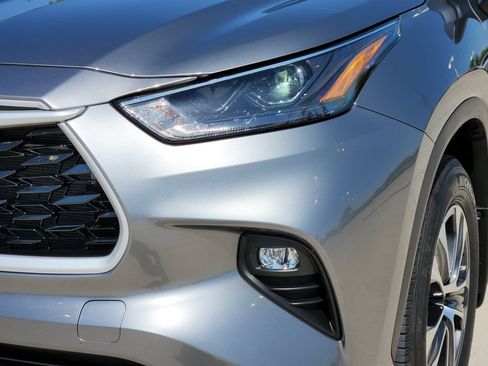 Certified 2026 Toyota Highlander XLE AWD/4WD image 10
