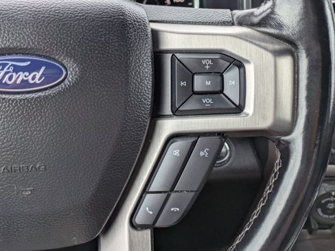 Used 2019 Ford F150 Platinum w/ Equipment Group 701A Luxury AWD/4WD image 22