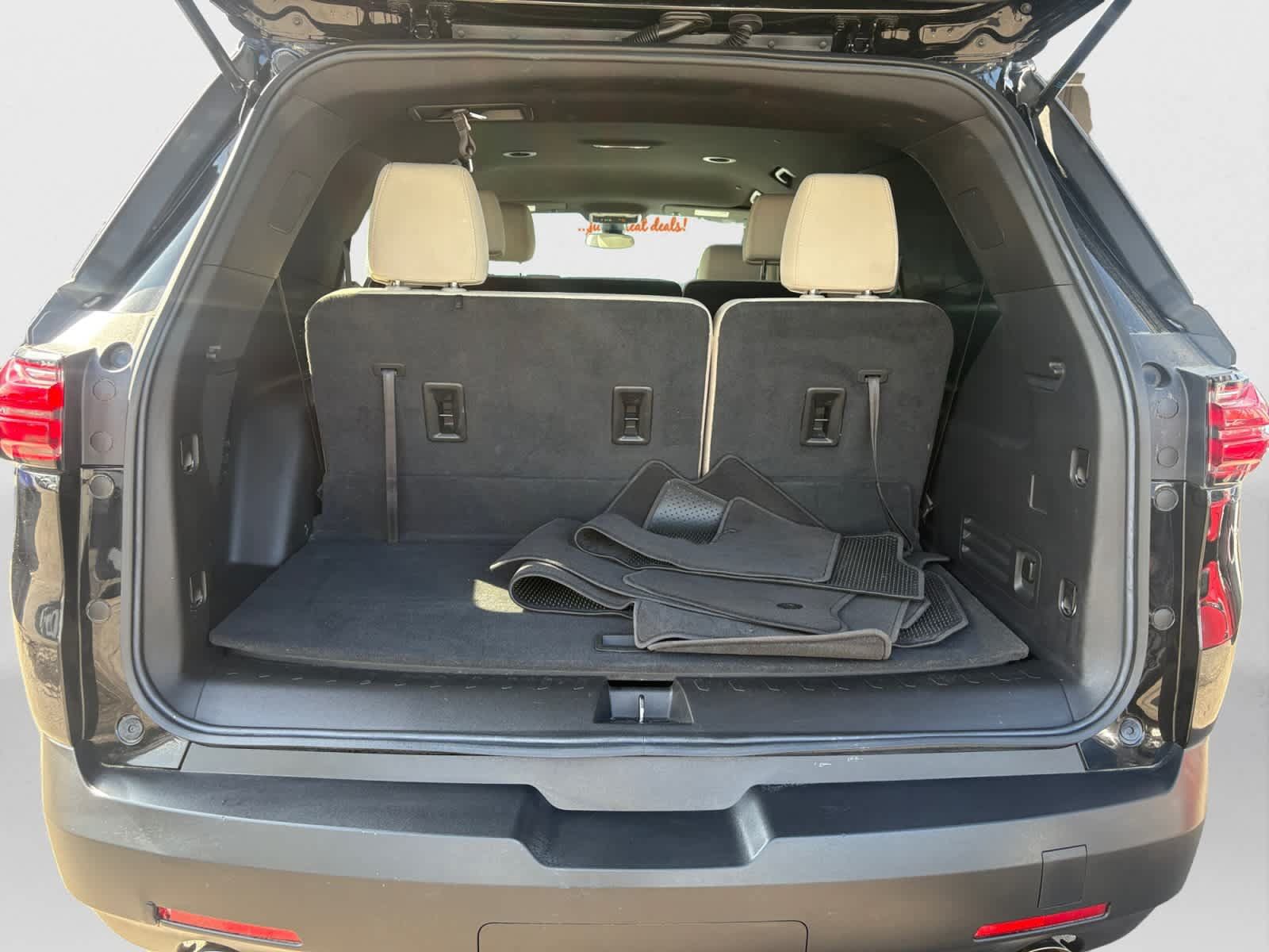 Used 2023 Chevrolet Traverse LS AWD/4WD image 22