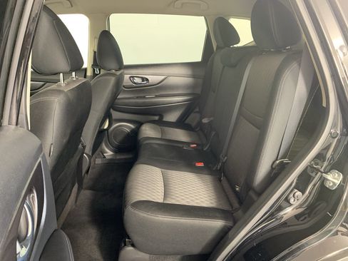 Used 2020 Nissan Rogue SV w/ Premium Package FWD image 30