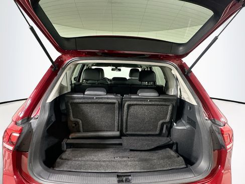 Used 2018 Volkswagen Tiguan SE FWD image 28
