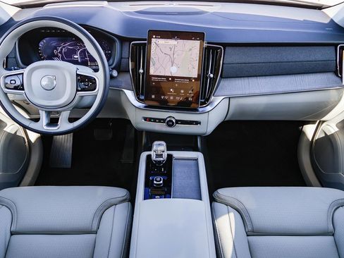 New 2026 Volvo XC90 T8 Ultra w/ Protection Package Premier AWD/4WD image 12