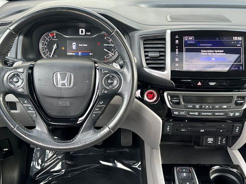 Used 2018 Honda Pilot Touring image 14