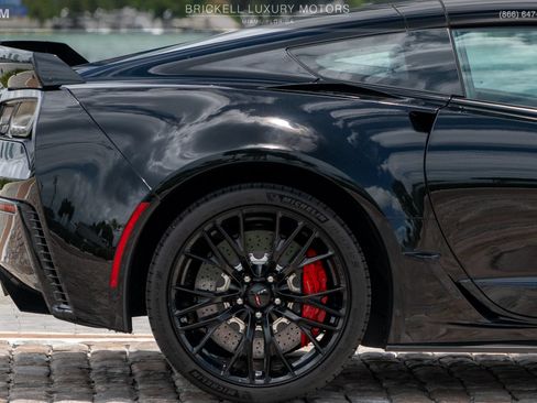 Used 2016 Chevrolet Corvette Z06 w/ 3LZ Preferred Equipment Group RWD image 43