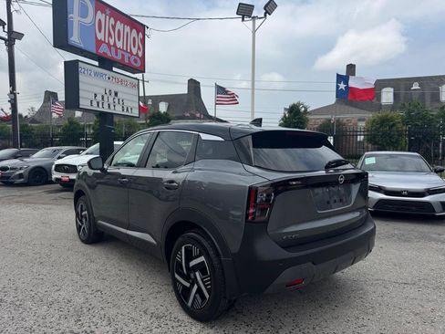 Used 2025 Nissan Kicks SV FWD image 5