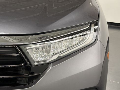 Used 2024 Honda Odyssey EX image 11