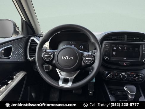 Used 2024 Kia Soul LX w/ Option Group 015 FWD image 21